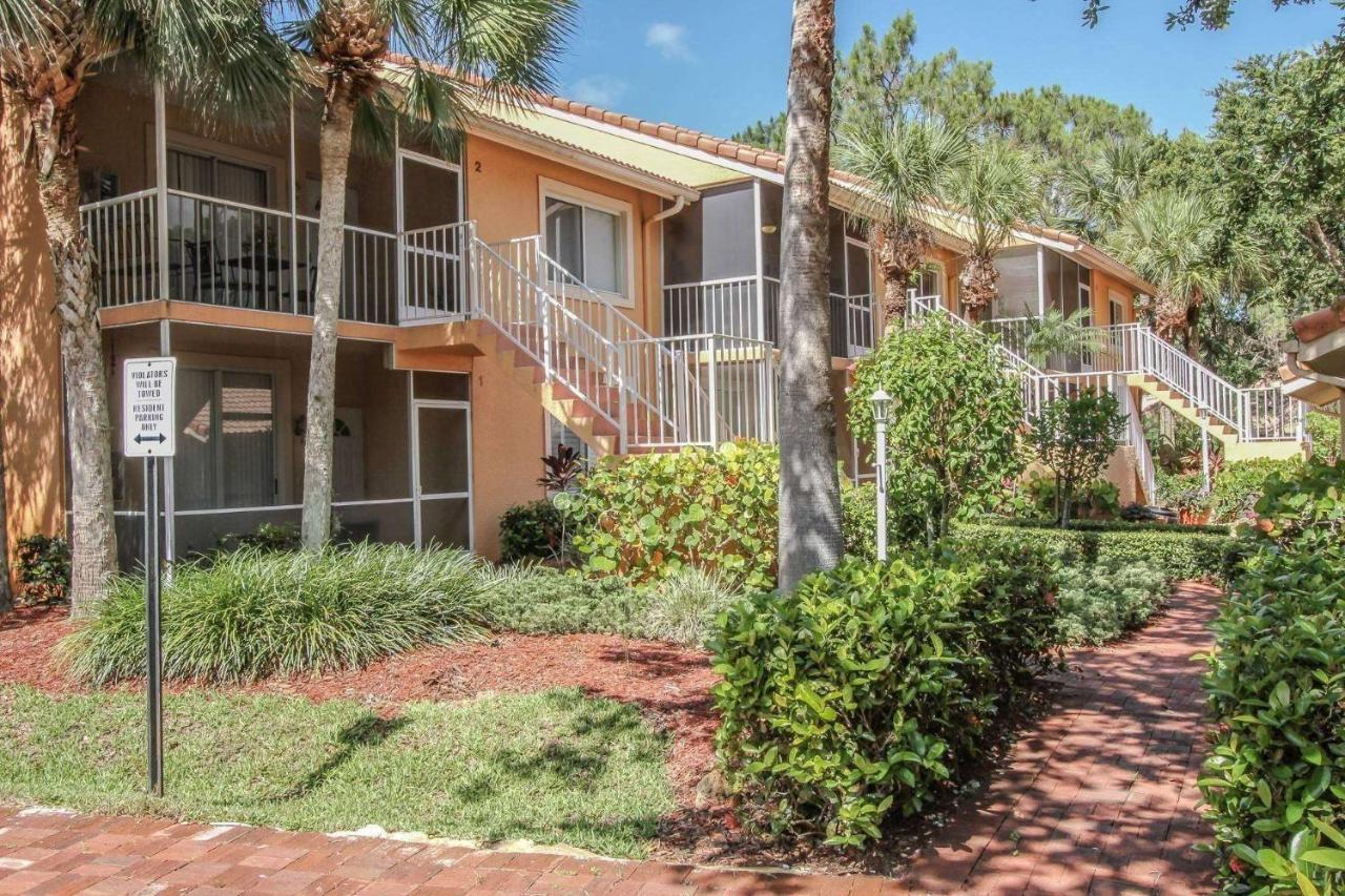Falling Waters Naples Luaran gambar
